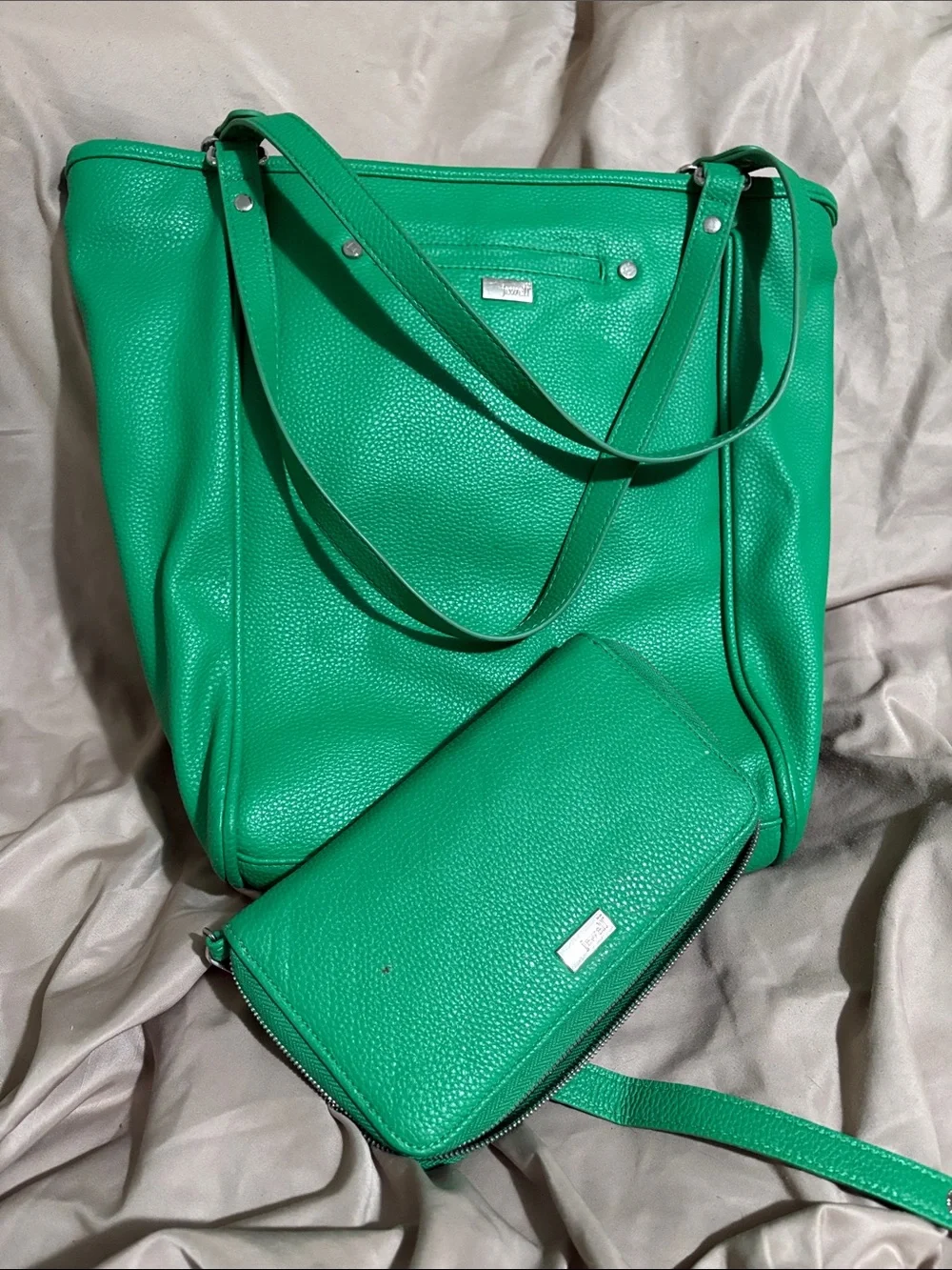 thirty-one Emerald Green Pebbled Tote with Matching Wallet